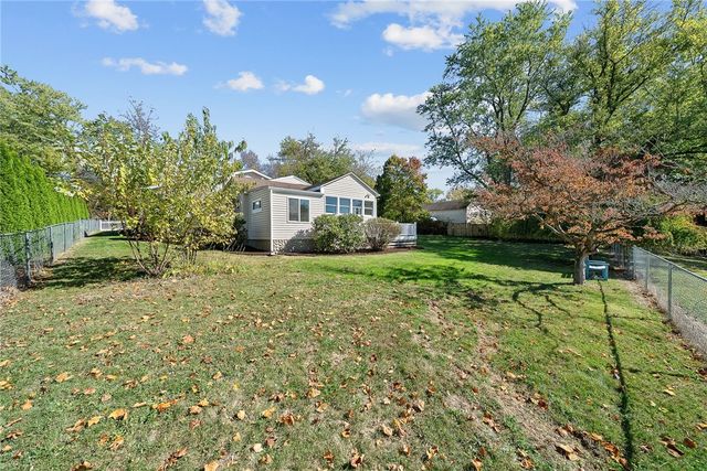 128 Evergreen Dr, Peters Twp, PA 15317