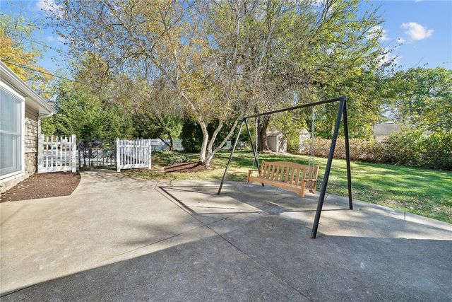 128 Evergreen Dr, Peters Twp, PA 15317