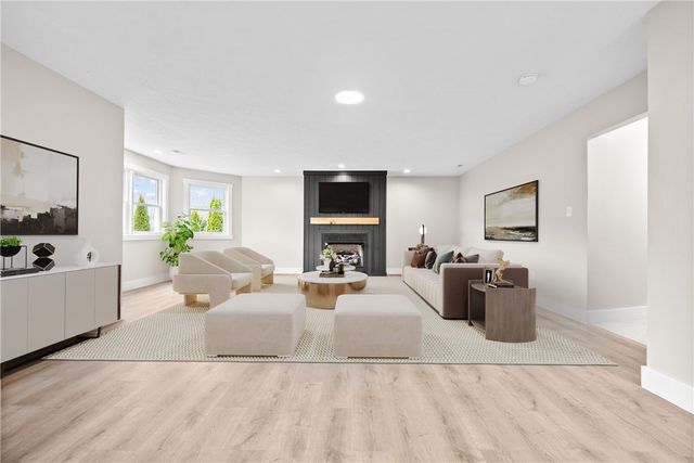 128 Evergreen Dr, Peters Twp, PA 15317