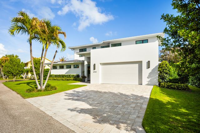 10742 SE Burgee Court, Hobe Sound, FL 33455