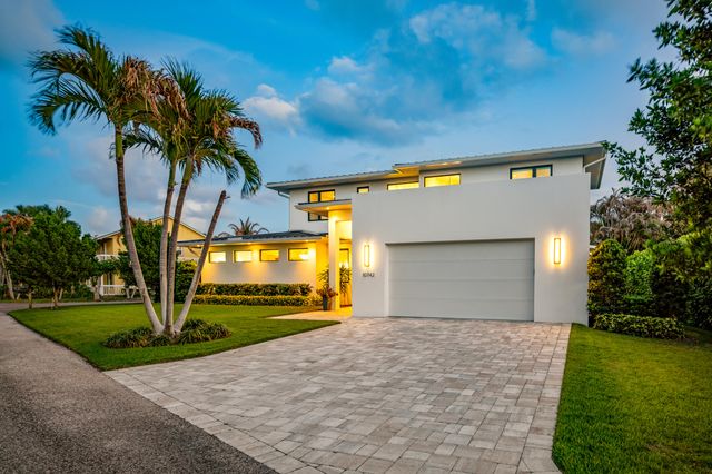 10742 SE Burgee Court, Hobe Sound, FL 33455