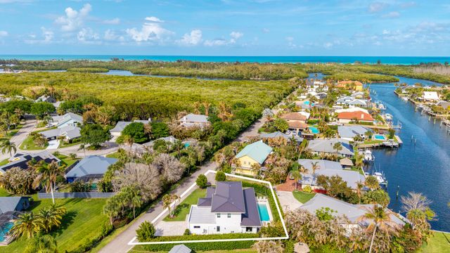 10742 SE Burgee Court, Hobe Sound, FL 33455