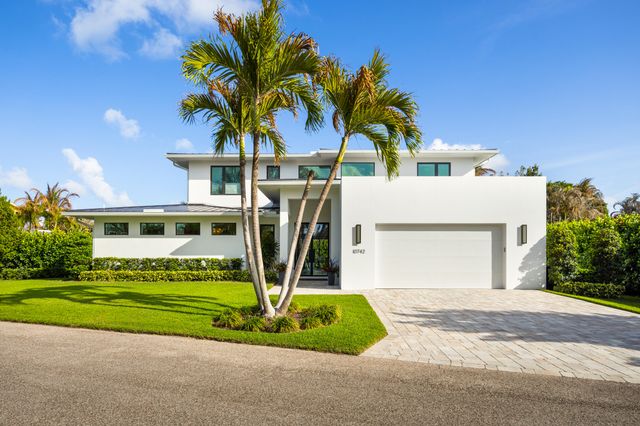 10742 SE Burgee Court, Hobe Sound, FL 33455