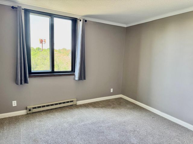 1181 Edgcumbe Road 404, Saint Paul, MN 55105
