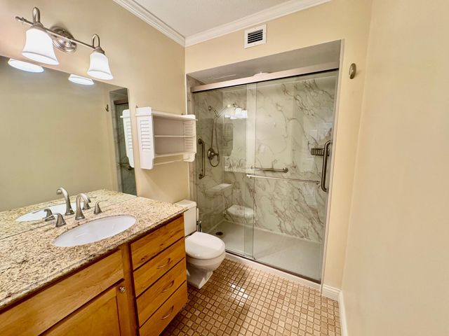 1181 Edgcumbe Road 404, Saint Paul, MN 55105