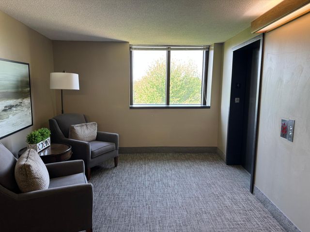 1181 Edgcumbe Road 404, Saint Paul, MN 55105