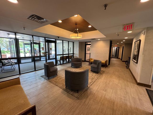 1181 Edgcumbe Road 404, Saint Paul, MN 55105