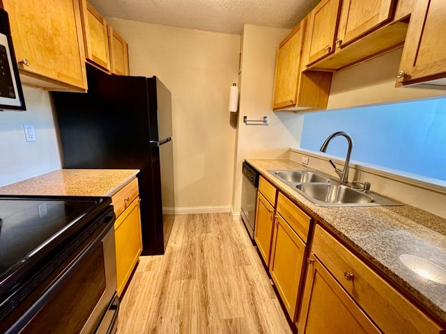 1181 Edgcumbe Road 404, Saint Paul, MN 55105