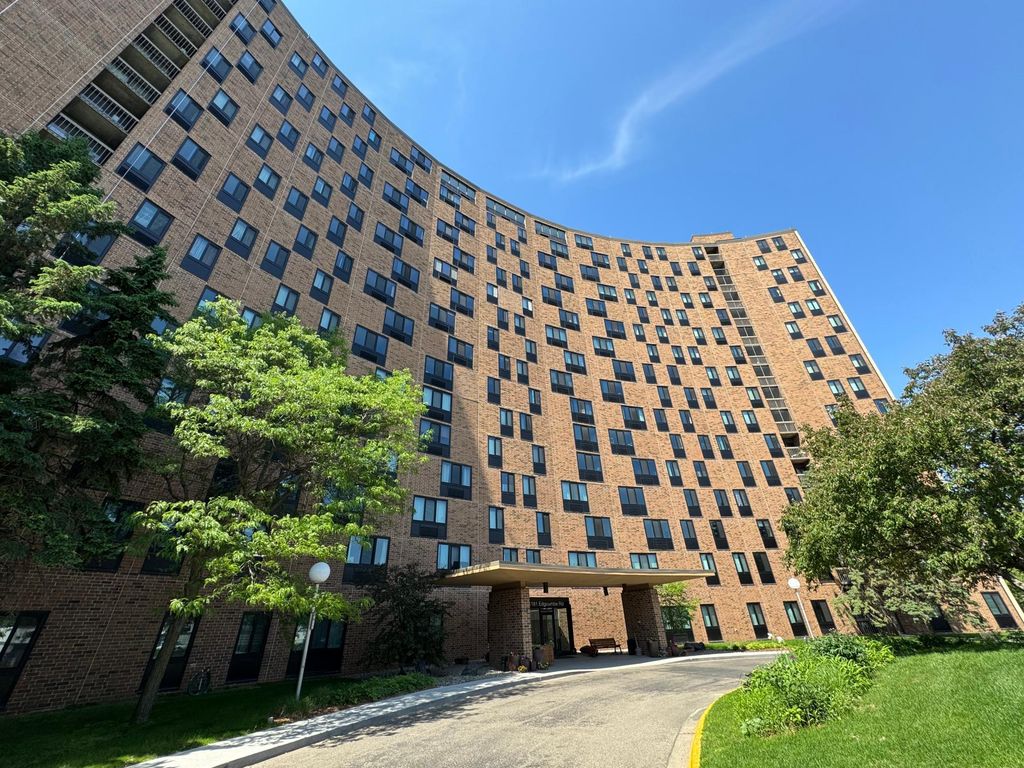 1181 Edgcumbe Road 404, Saint Paul, MN 55105