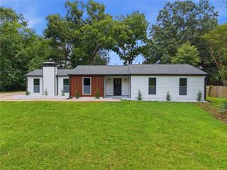 978 Hilltop Court, Lawrenceville, GA 30045