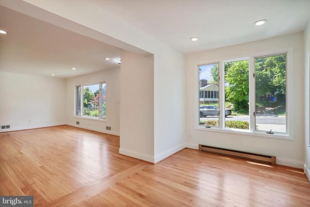 8417 FARRELL DR, Chevy Chase, MD 20815