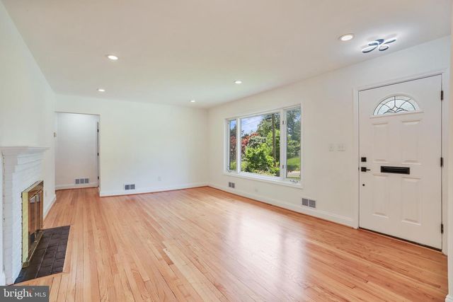 8417 FARRELL DR, Chevy Chase, MD 20815