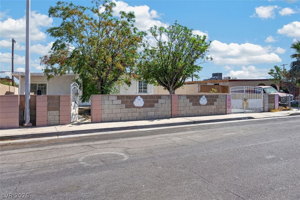 1721 Ardmore Street, Las Vegas, NV 89104 — photo 4