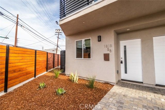 1818 Thurman, Los Angeles, CA 90019