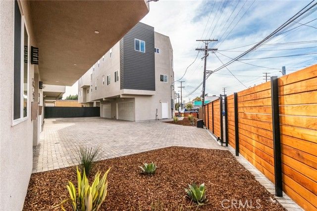 1818 Thurman, Los Angeles, CA 90019