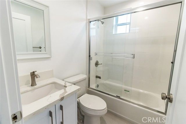 1818 Thurman, Los Angeles, CA 90019