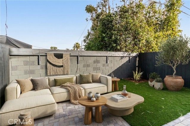 1818 Thurman, Los Angeles, CA 90019