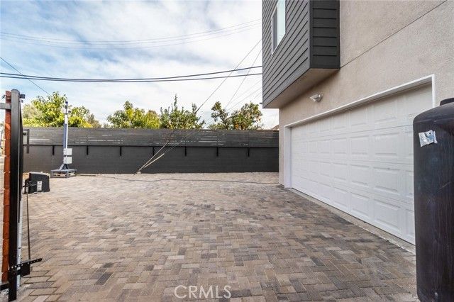 1818 Thurman, Los Angeles, CA 90019