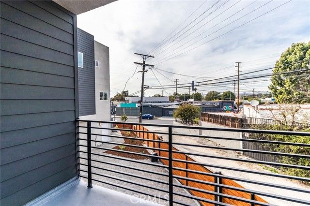 1818 Thurman, Los Angeles, CA 90019