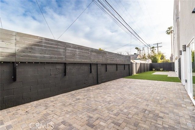 1818 Thurman, Los Angeles, CA 90019