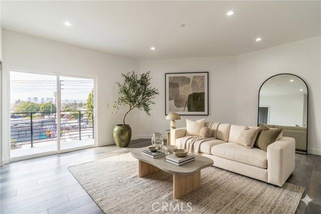 1818 Thurman, Los Angeles, CA 90019