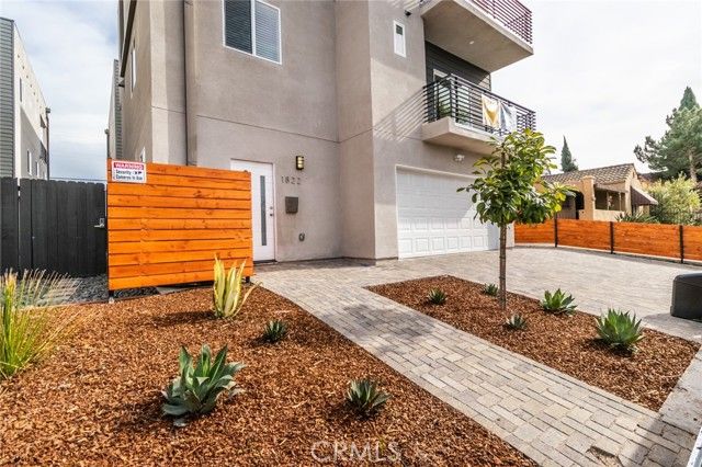 1818 Thurman, Los Angeles, CA 90019