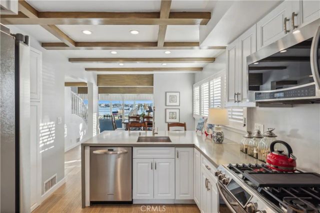 700 S Bay Front, Newport Beach, CA 92662