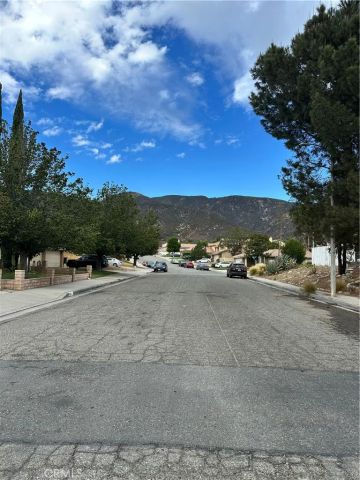 5504 N Mountain, San Bernardino, CA 92407
