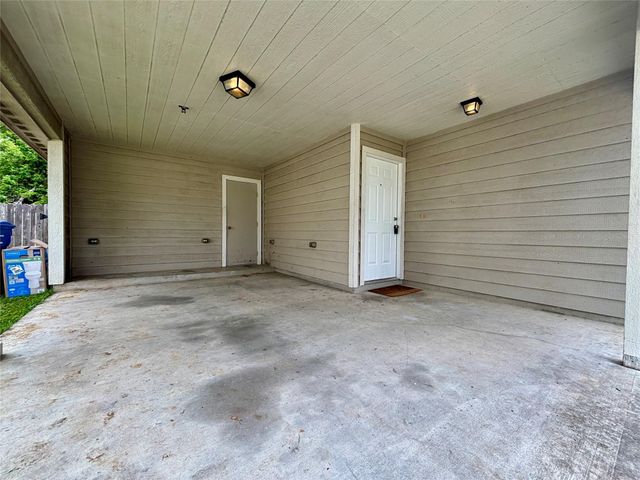 8816 E Buffalo Circle, Willis, TX 77378