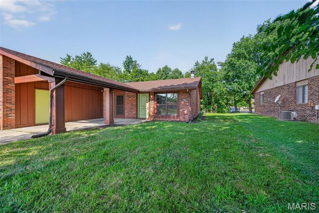 153 Paulette Drive, Belleville, IL 62226