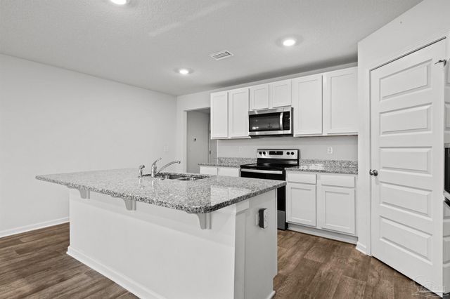 7349 Lakeside Oak Ct, Pensacola, FL 32526