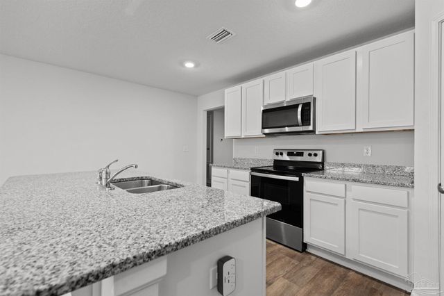 7349 Lakeside Oak Ct, Pensacola, FL 32526