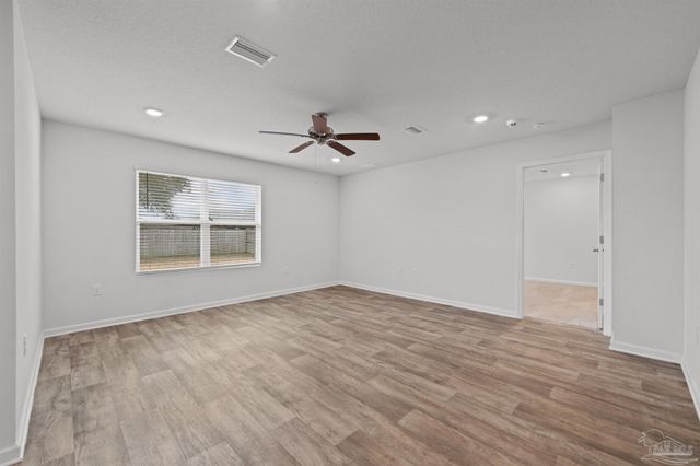 7349 Lakeside Oak Ct, Pensacola, FL 32526