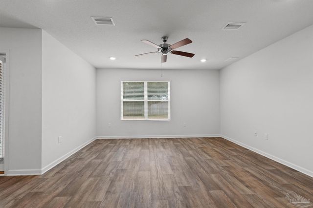 7349 Lakeside Oak Ct, Pensacola, FL 32526