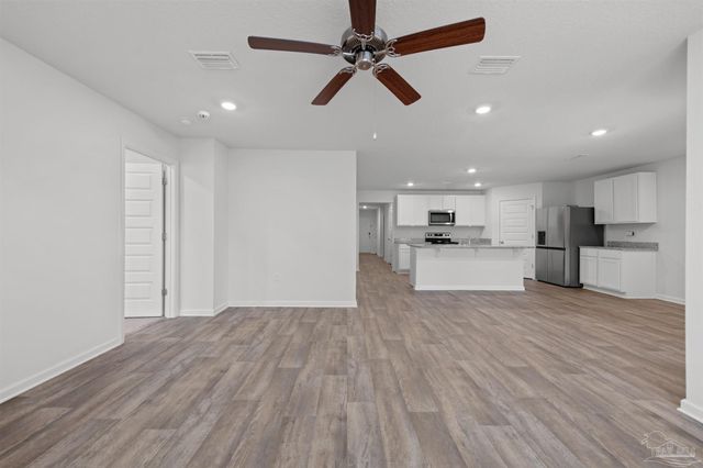 7349 Lakeside Oak Ct, Pensacola, FL 32526