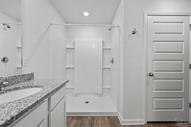 7349 Lakeside Oak Ct, Pensacola, FL 32526