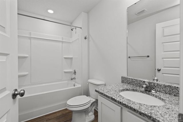 7349 Lakeside Oak Ct, Pensacola, FL 32526