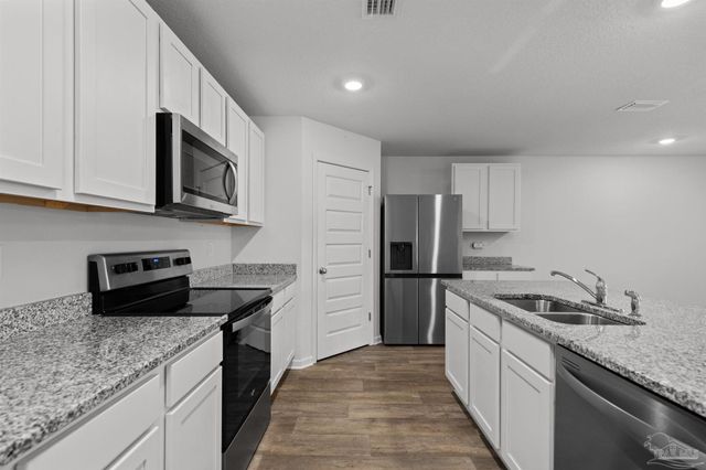 7349 Lakeside Oak Ct, Pensacola, FL 32526