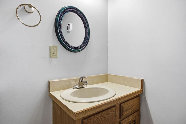 4007 Treeline Court NE, Cedar Rapids, IA 52411