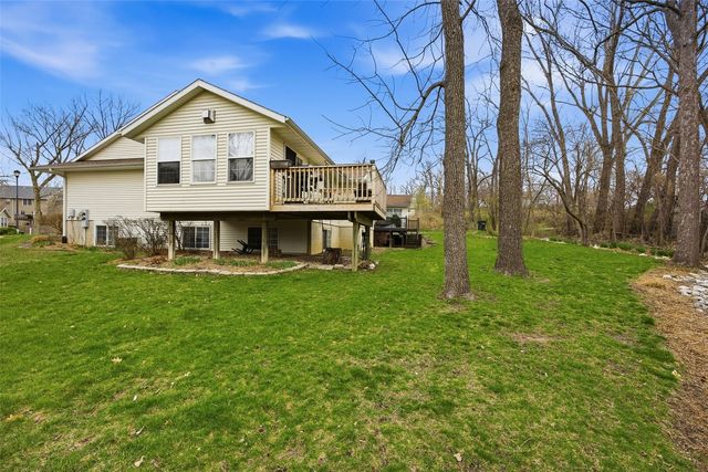 4007 Treeline Court NE, Cedar Rapids, IA 52411