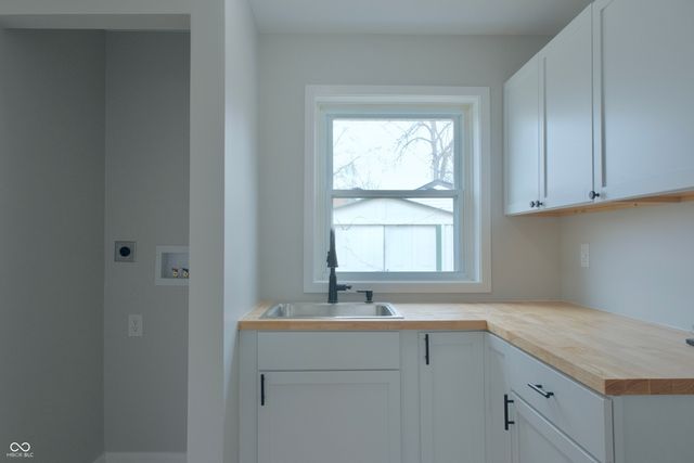 8304 Schoen Drive, Indianapolis, IN 46226