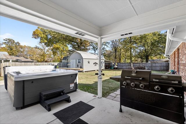 110 Memorial Drive, Gun Barrel City, TX 75156