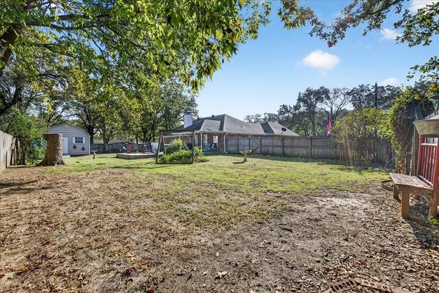 110 Memorial Drive, Gun Barrel City, TX 75156