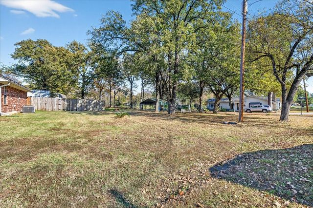 110 Memorial Drive, Gun Barrel City, TX 75156