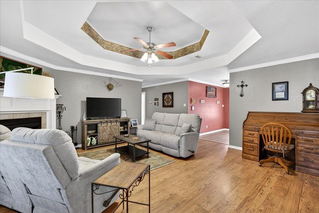 110 Memorial Drive, Gun Barrel City, TX 75156