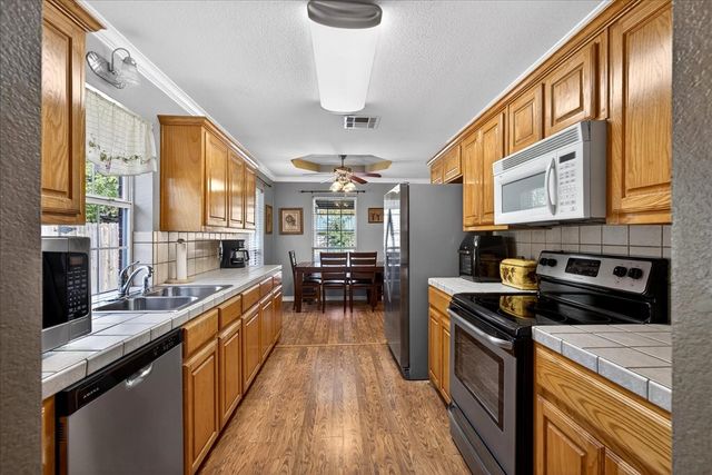 110 Memorial Drive, Gun Barrel City, TX 75156