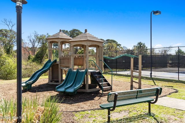 5236 Shipmast Way, Southport, NC 28461