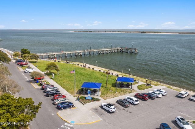 5236 Shipmast Way, Southport, NC 28461