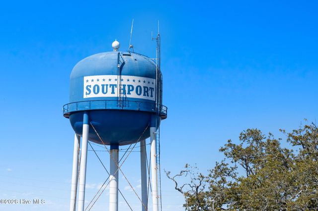 5236 Shipmast Way, Southport, NC 28461