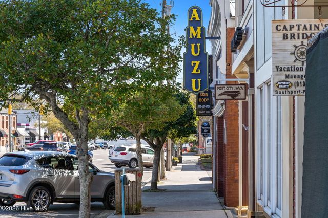 5236 Shipmast Way, Southport, NC 28461